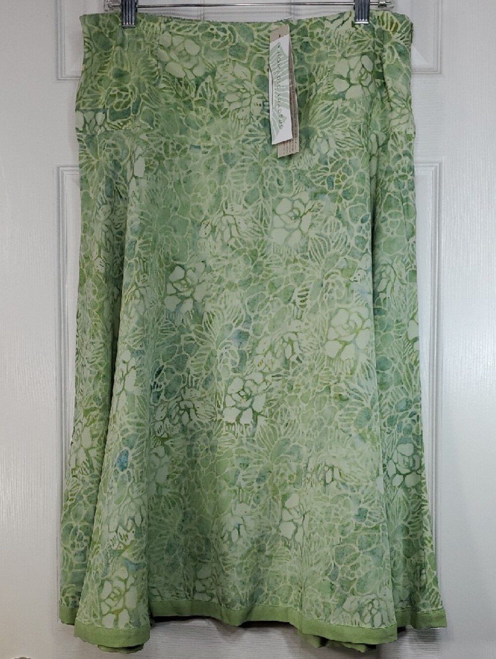 NWT Nomadic Traders Green Flowy Floral A-Line Skirt Size Large